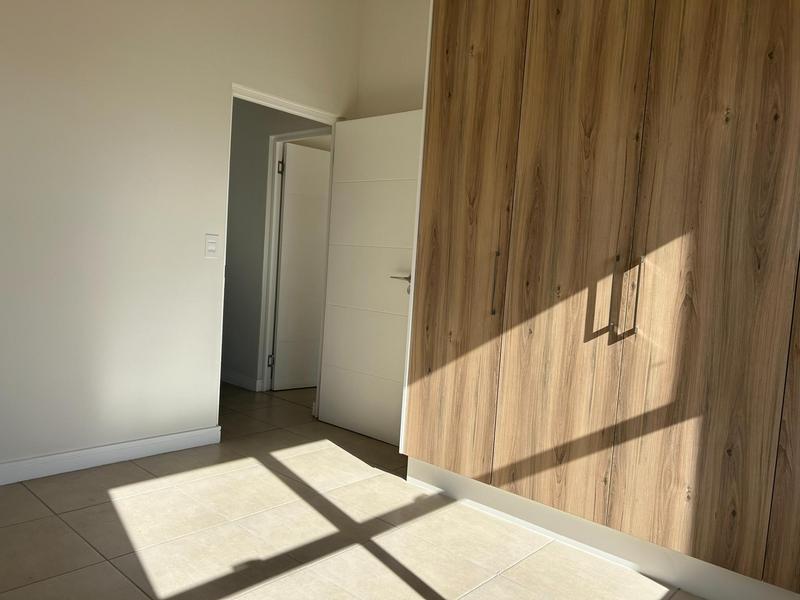To Let 2 Bedroom Property for Rent in Sandown Western Cape